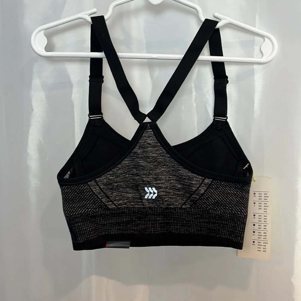 1 piece seamless cami bra. 1783 - Picture 2 of 6